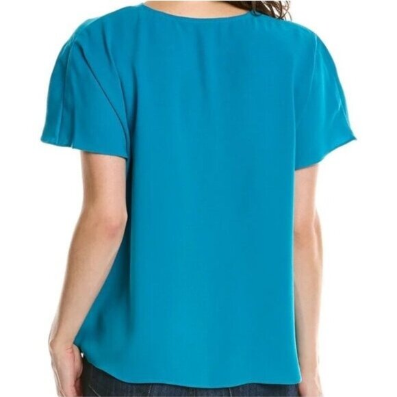 NWT Trina Turk Merriment Twist Top V-Neck Short Sleeve Top - Blue - Size M/L - Picture 2 of 2